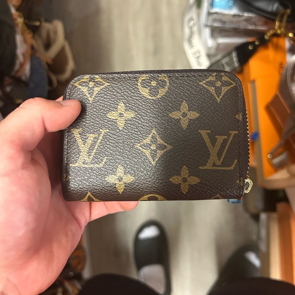 Louis Vuitton Brown and Gold Monogram Card Holder - Picture 1 of 2